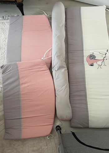 Pembe Gri Baskılı Çocuk Beşik Kenar Korumalığı