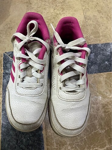 Adidas kız çocuk ayakkabısı
