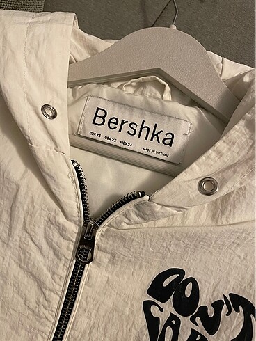 xs Beden Bershka Yağmurluk