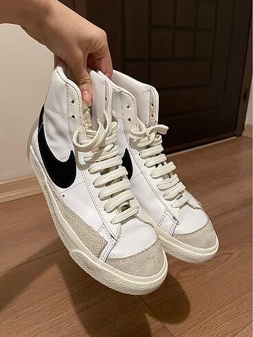 Nike Blazer Mid 77