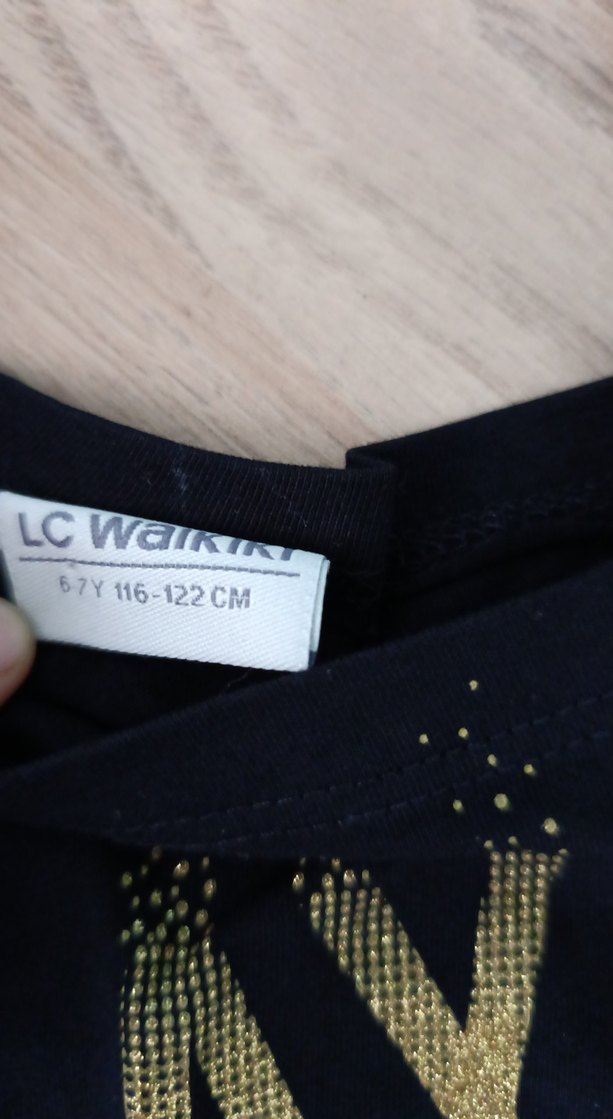 Kız Çocuk Altın Renkli Baskılı Tişört - Görsel 2