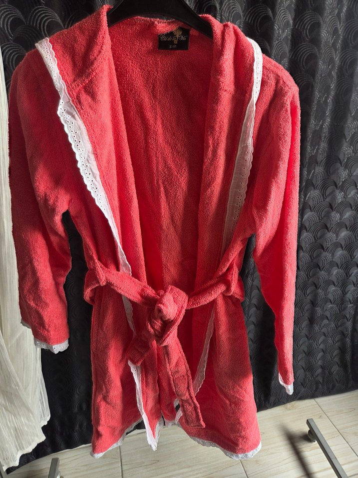 Kadın Kırmızı Uzun Kollu Rahat Bornoz - Görsel 3