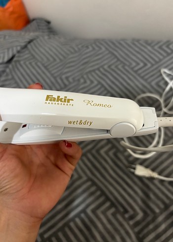 Beyaz Fakir Romeo Saç Düzleştirici