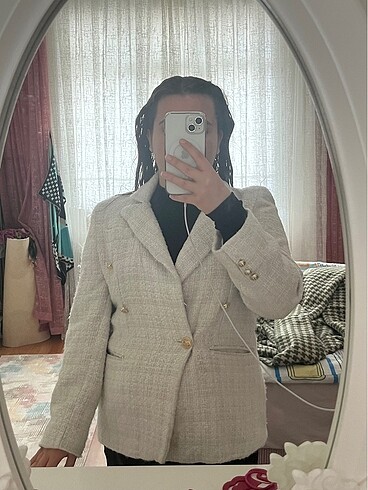 Beyaz orta kalınlıkta ceket