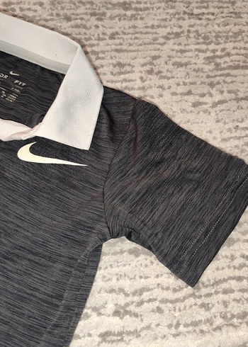 Nike Erkek Çocuk Gri Kısa Kollu Polo Tişört - Görsel 2