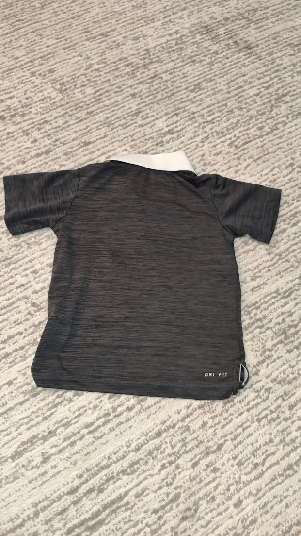 Nike Erkek Çocuk Gri Kısa Kollu Polo Tişört - Görsel 4