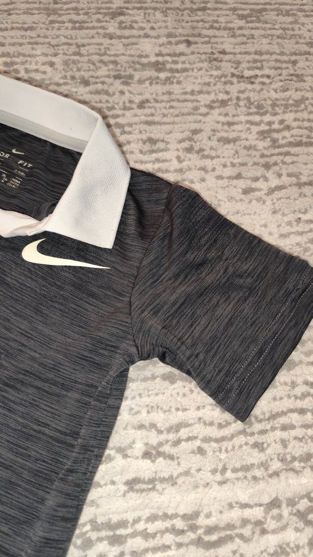 Nike Erkek Çocuk Gri Kısa Kollu Polo Tişört - Görsel 2