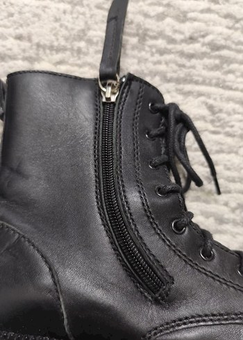 Zara Marka Siyah Deri Fermuarlı Bot - Görsel 5