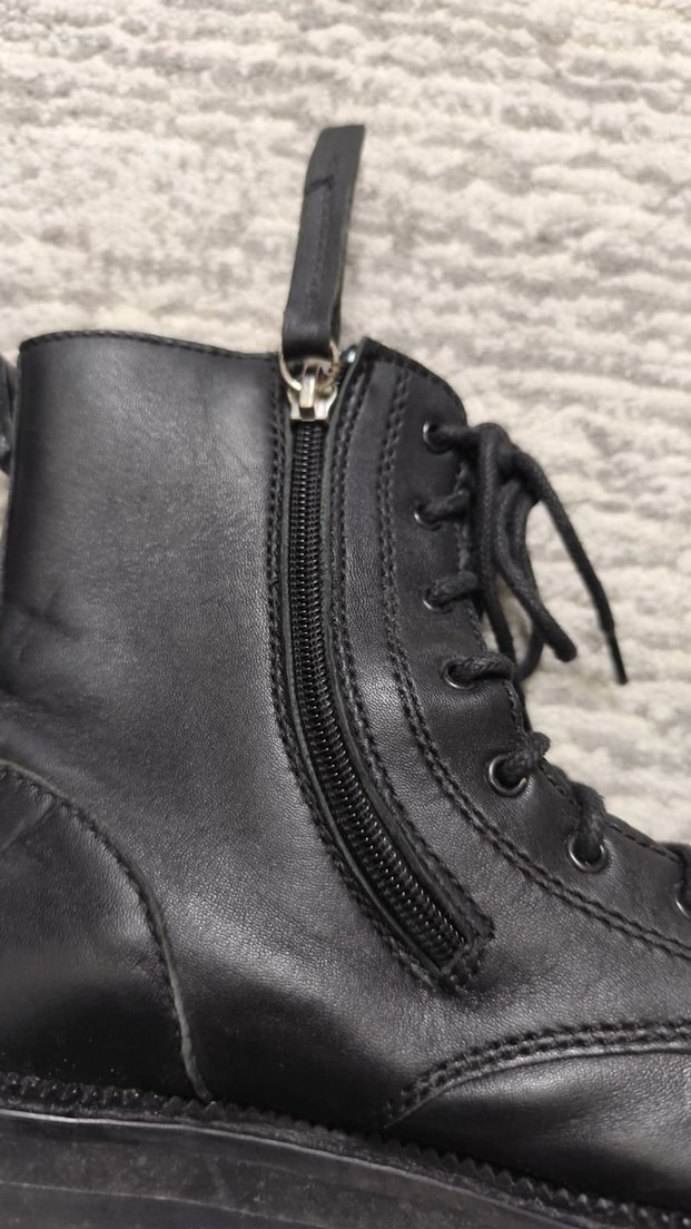 Zara Marka Siyah Deri Fermuarlı Bot - Görsel 5