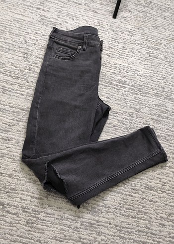 H&M Marka Diz Yırtık Detaylı Gri Kadın Denim Pantolon - Görsel 3