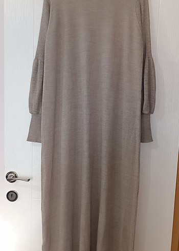 Bej Uzun Kollu Rahat Kesim Elbise - Görsel 3