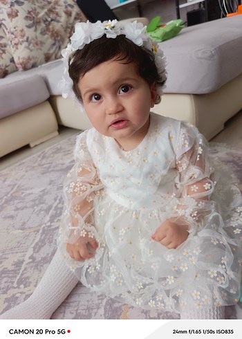 Beyaz Dantel Nakışlı Bebek Elbisesi