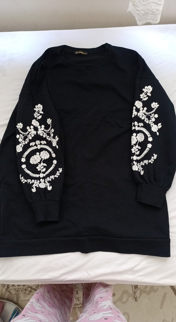 Siyah Nakışlı Kadın Sweatshirt - Görsel 2