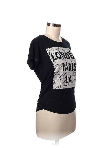 Guess Guess T-shirt %70 İndirimli.