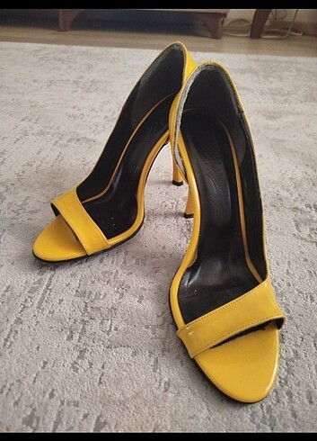 Nine West Sıradışı sarı stiletto