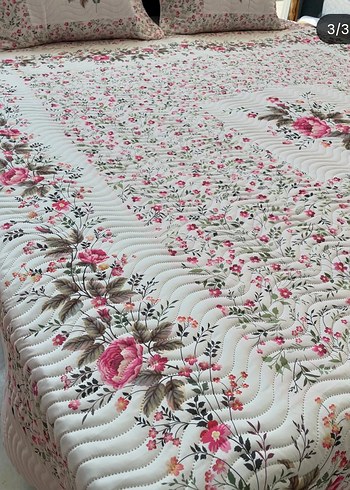 Beyaz Çiçek Desenli Yatak Örtüsü - Görsel 3