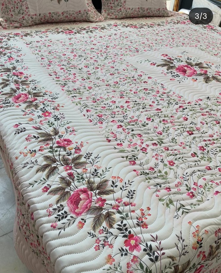Beyaz Çiçek Desenli Yatak Örtüsü - Görsel 3