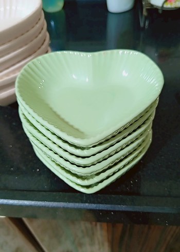 Kalp Şeklinde pembe ve Yeşil Tabak Seti - Görsel 3