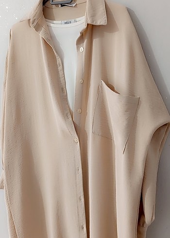 bej rengi ve beyaz renk uzun gömlek ve içlik - Görsel 3