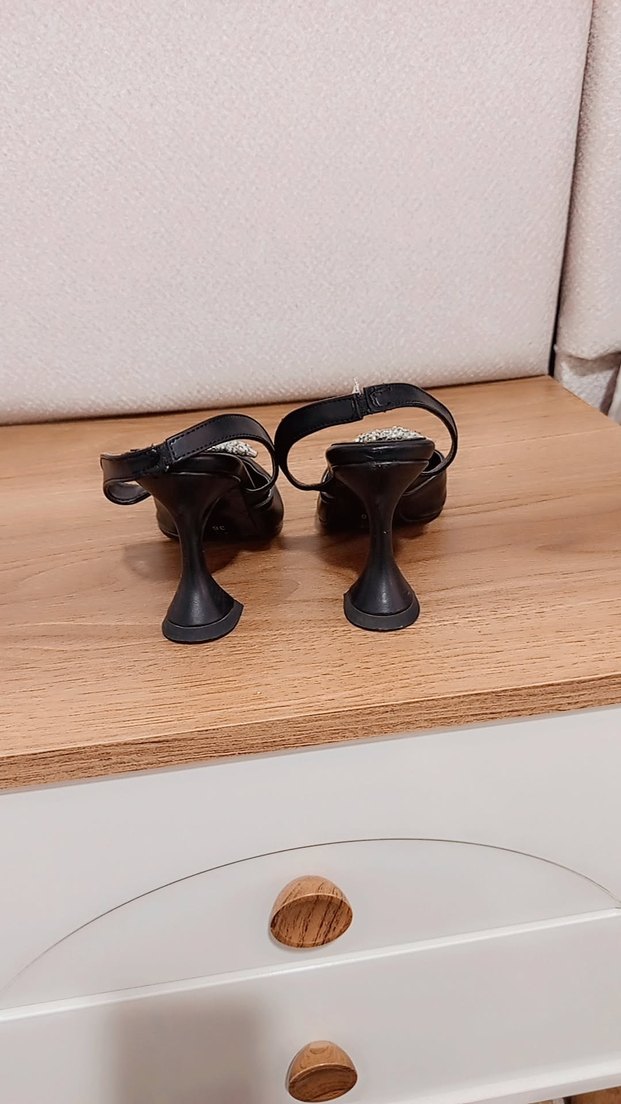 siyah taşlı topuklu ayakkabı - Görsel 4