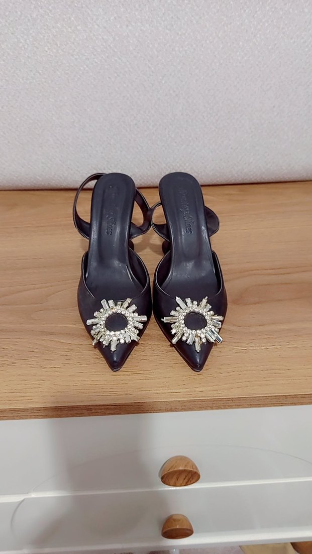 siyah taşlı topuklu ayakkabı - Görsel 2