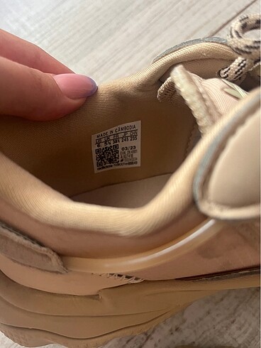 38,5 Beden Adidas Ozweego