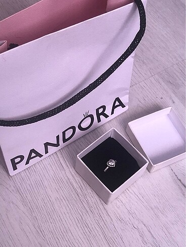 Beden Pandora kalpli yüzük