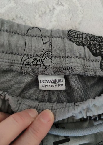 Erkek Gri Baskılı Rahat Kesim Şort - Görsel 4