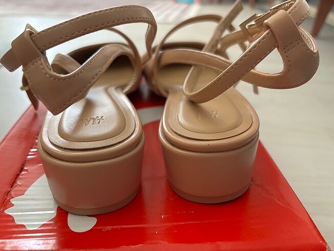 38 Beden H&M sandalet