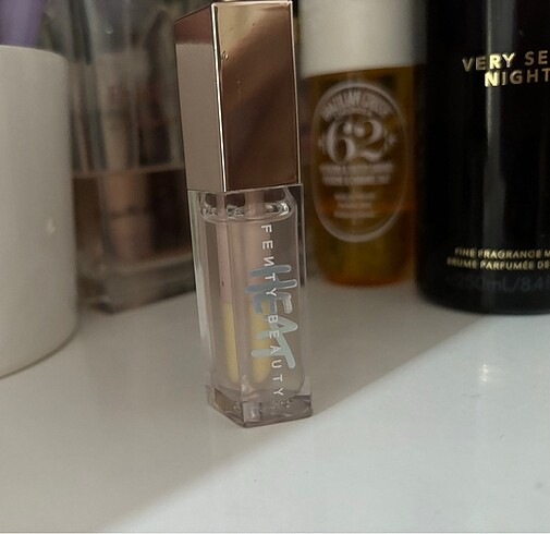 Fenty Beauty Fenty beauty parlatıcı glass slipper