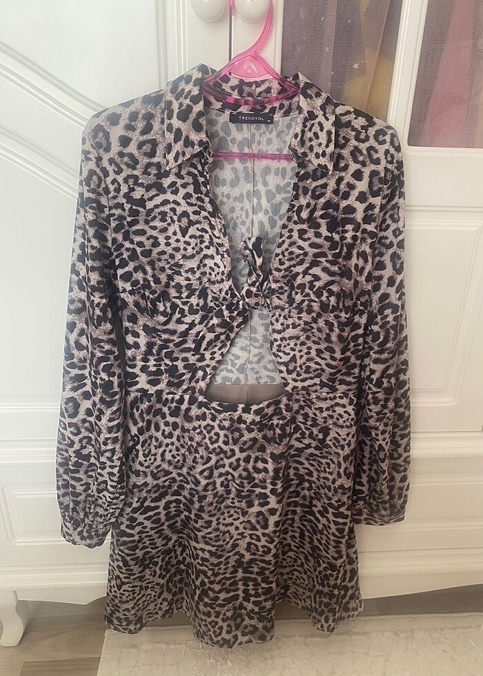 Leopar desenli kısa Çan  elbise - Görsel 2