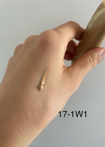 Estée Lauder Double Wear Light Fondöten 17-1W1 - Görsel 3