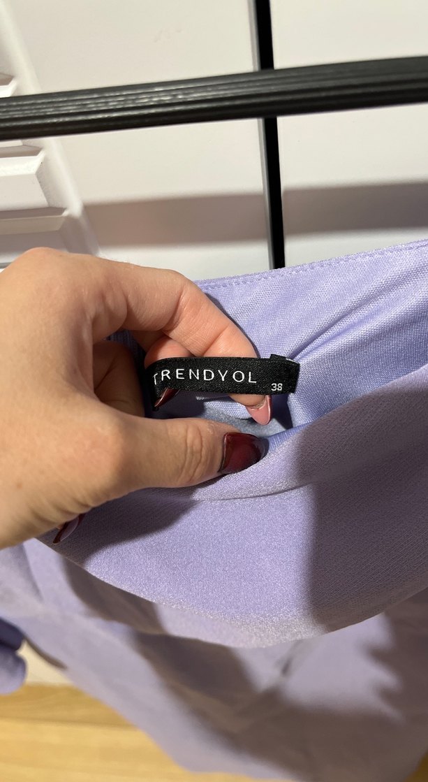 Mor Midi Keten Elbise, Drapeli, Kayık Yaka - Görsel 4