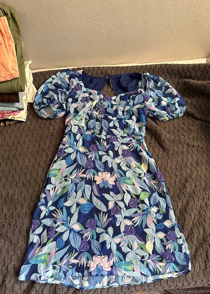 Trendyol mavi çiçekli elbise - Görsel 2