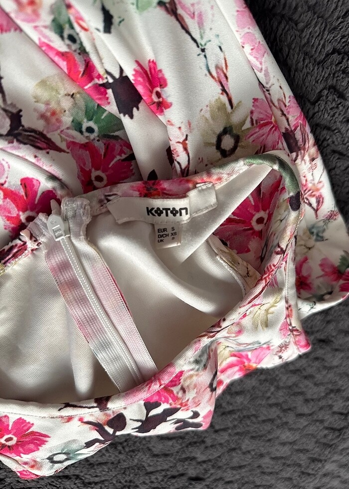 Koton çiçekli elbise - Görsel 3