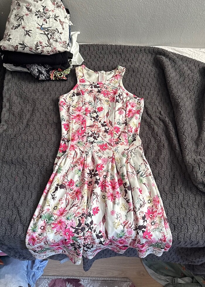 Koton çiçekli elbise - Görsel 4