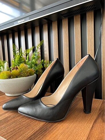 Diğer Siyah Deri Stiletto Kalın Topuk Ayakkabı