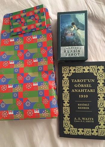 Modern Klasik Tarot Destesi ve Tarotun Görsel Anahtarı Kitabı
