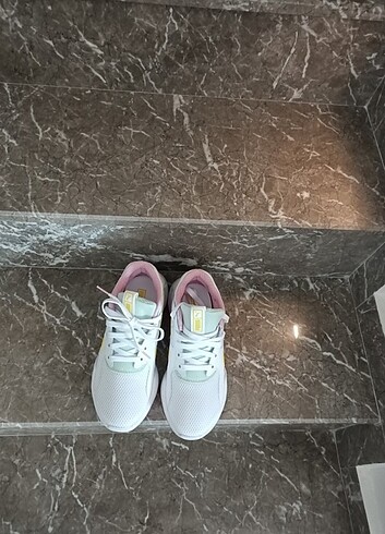 37,5 Beden beyaz Renk Puma spor ayakkabı