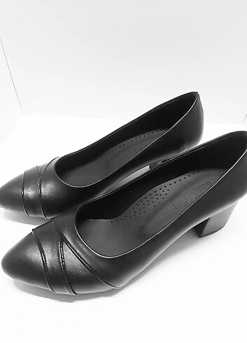 42,5 Beden siyah Renk 43 numara siyah cilt kadın ayakkabısı 