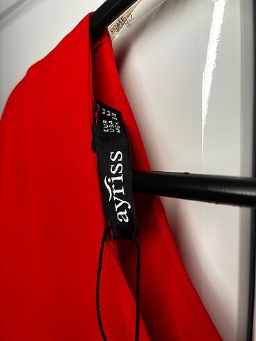 Kırmızı elbise - Görsel 5