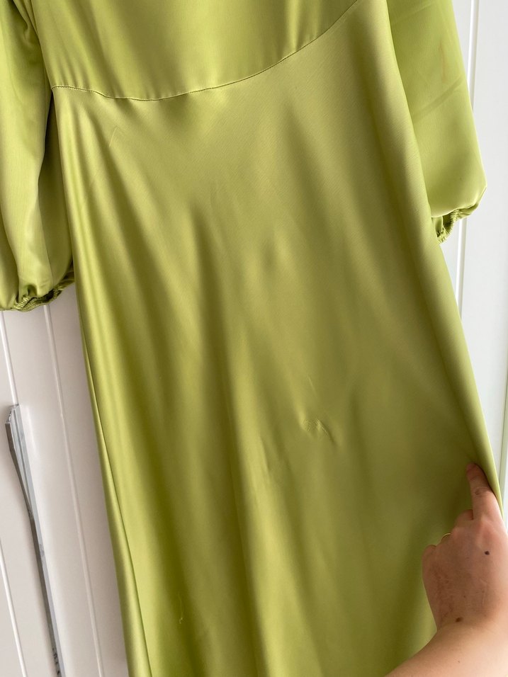 Uzun Yeşil Saten Drapeli Elbise - Görsel 4