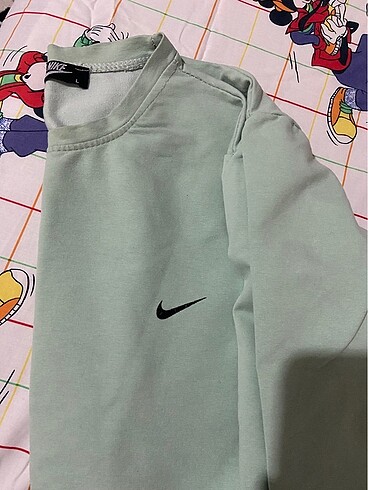 Nike mine yeşili sweasthirt