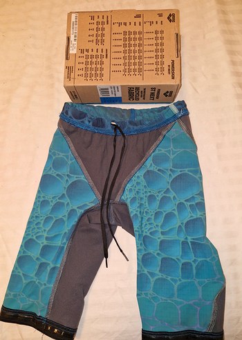 Arena yariş mayosu 10-11 yaş - Görsel 6