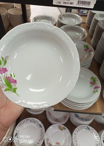 Beyaz Çiçek Desenli Porselen Tabak6 tane fiyatidir