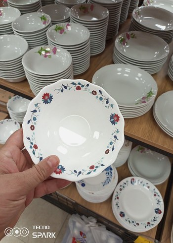 Diğer Çiçek Desenli Beyaz Tabak