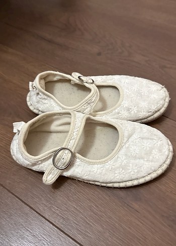 Kız Çocuk Beyaz Dantel Detaylı Babet Ayakkabı - Görsel 3
