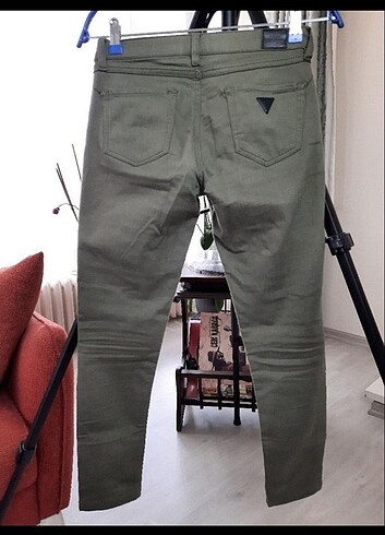 34 Beden haki Renk Guess pantolon