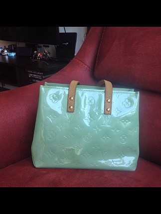 LV Vernis