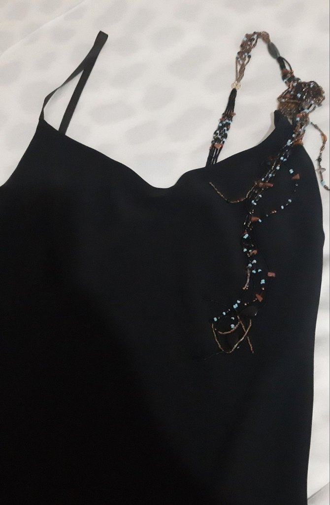 Şık ve zarif gece elbisesi. - Görsel 2